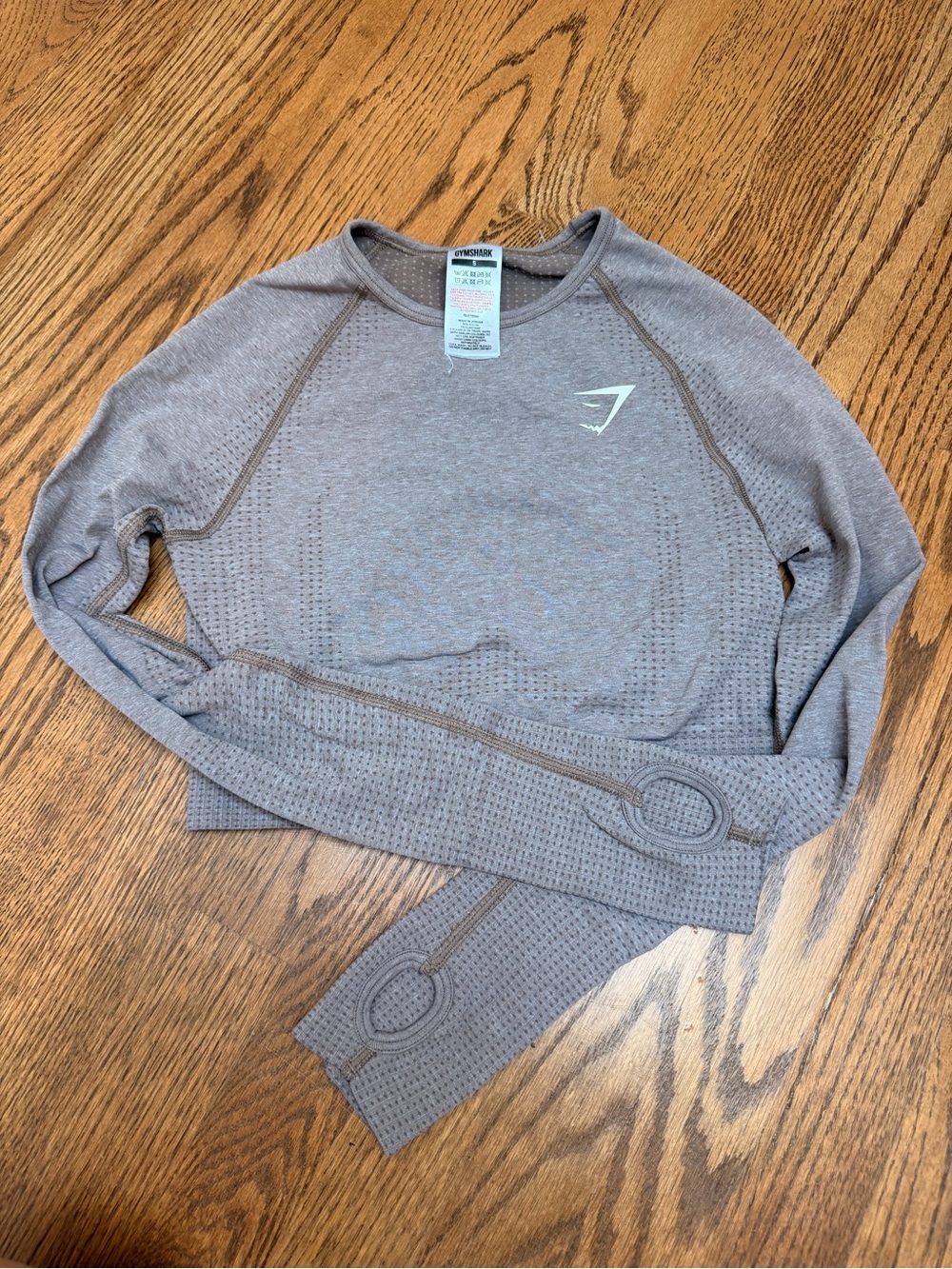 Gymshark Women’s Seamless Long Sleeve Crop Top in Taupe Gray